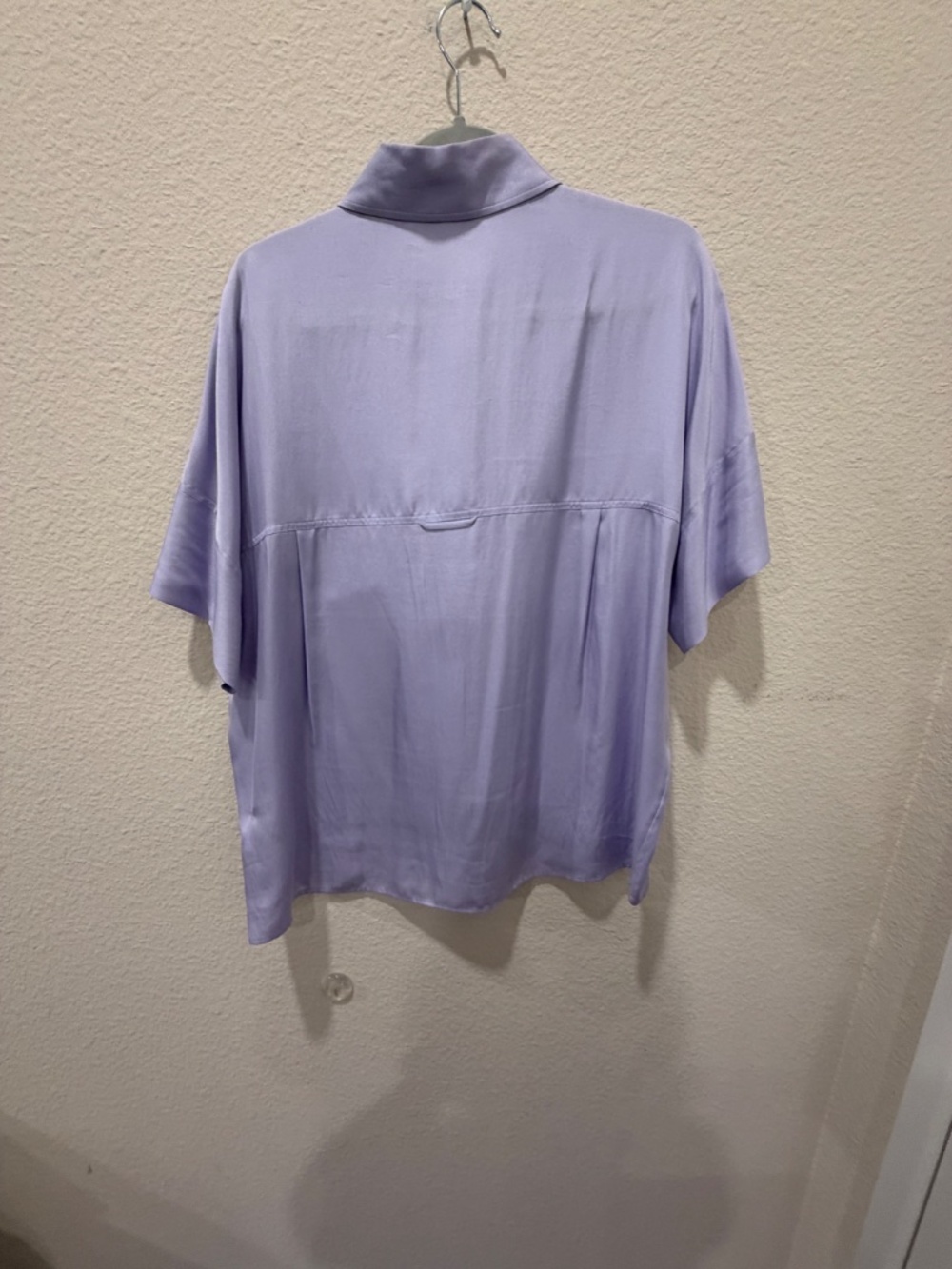 Ladies Vince Blouse Lavendar size Large-Like New - Picture 2 of 3